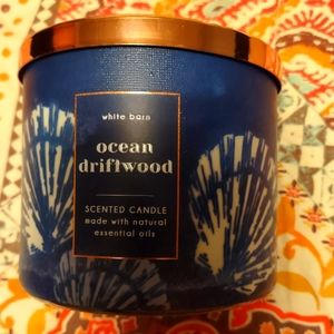 Bath and Bodyworks/White Barn 3 wick candle
